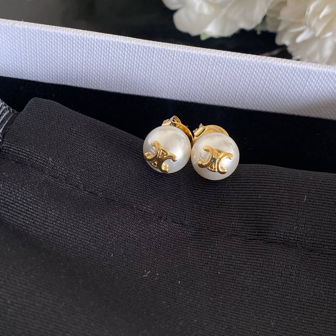 Pearl CC Earrings