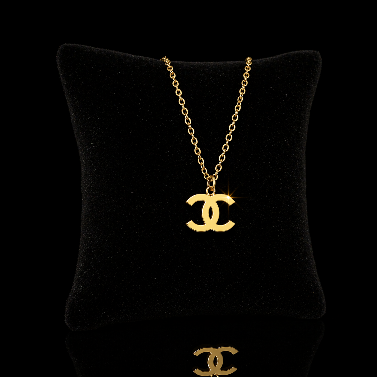 CC Pendant Necklace — Gold
